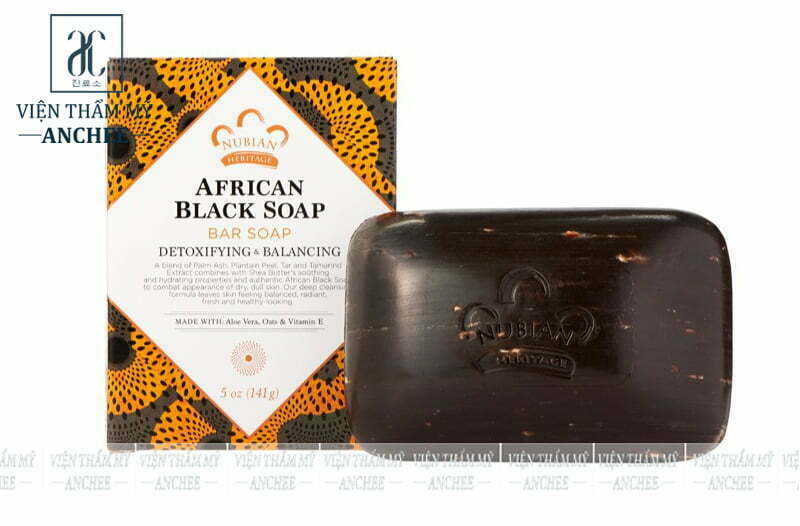 Xà phòng đen Nubian Heritage African Black Soap trị mụn body đáng thử