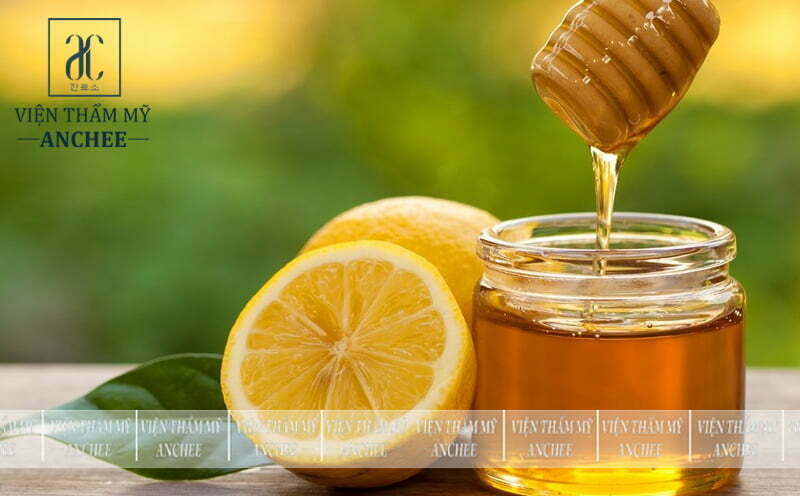 Cách trị mụn bằng mật ong pha với nước cốt chanh