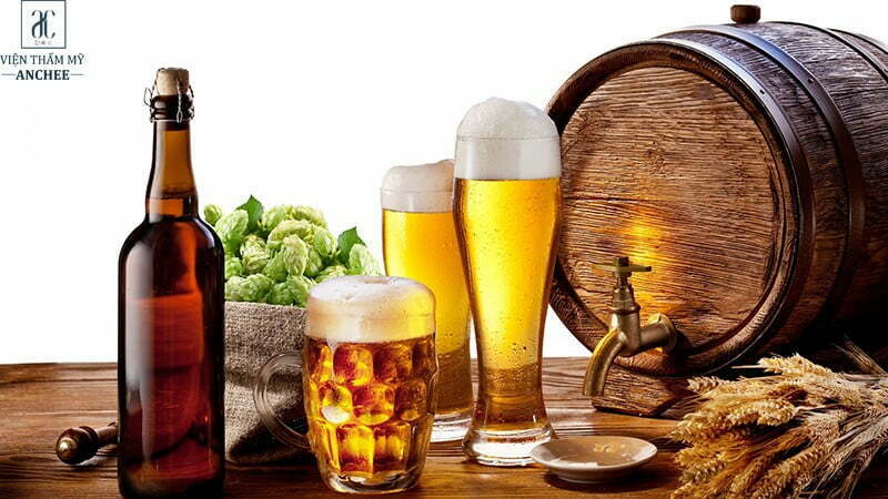 Sử dụng nhiều đồ uống chứa chất kích thích như rượu, bia, cà phê