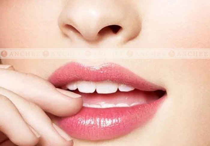 Cách vệ sinh răng miệng sau khi phun môi để lên màu đẹp
