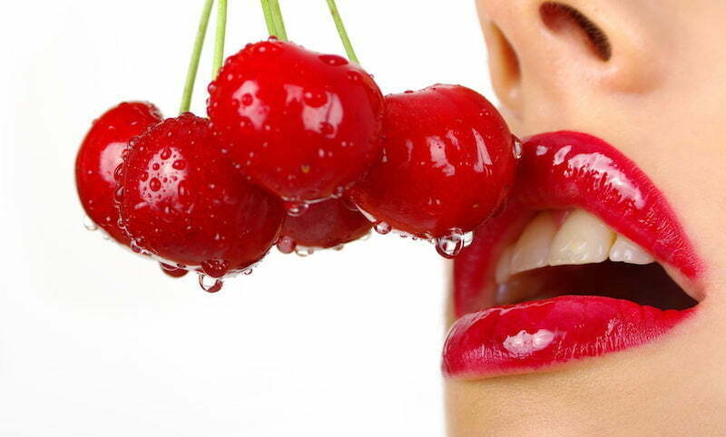 Phun môi màu đỏ cherry: Xu hướng thời thượng, sexy và quyến rũ