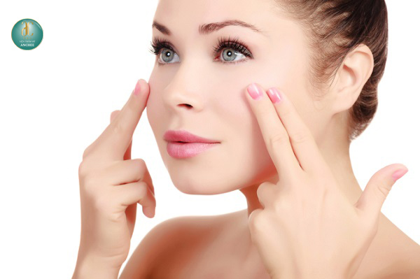 Hướng dẫn 8 cách massage mắt giảm nếp nhăn chống lão hóa hiệu quả